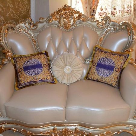 Le Petit Versailles Vernon  Εξωτερικό φωτογραφία
