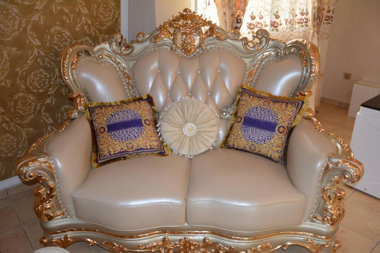 Le Petit Versailles Vernon  Εξωτερικό φωτογραφία