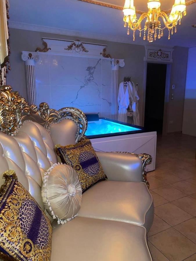 Le Petit Versailles Vernon  Εξωτερικό φωτογραφία