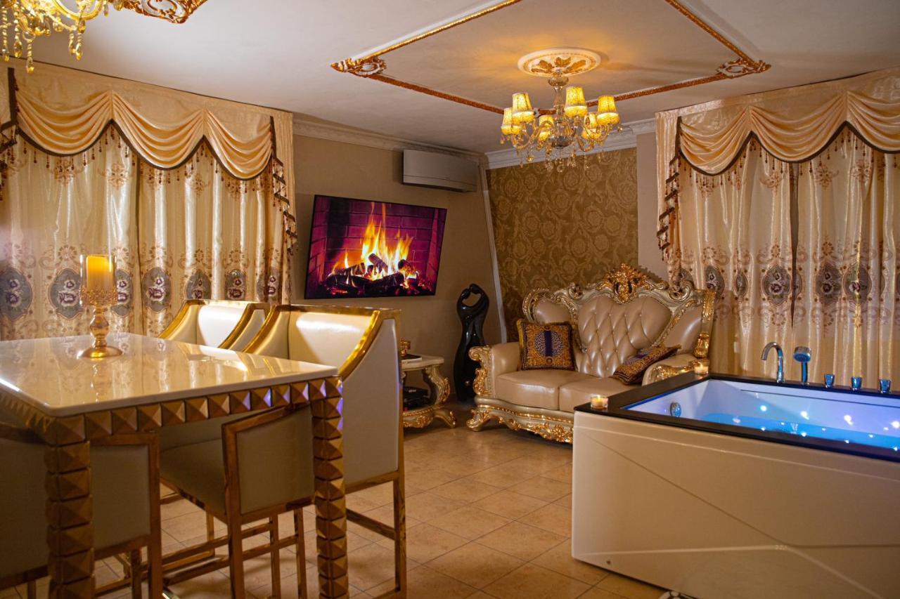 Le Petit Versailles Vernon  Εξωτερικό φωτογραφία