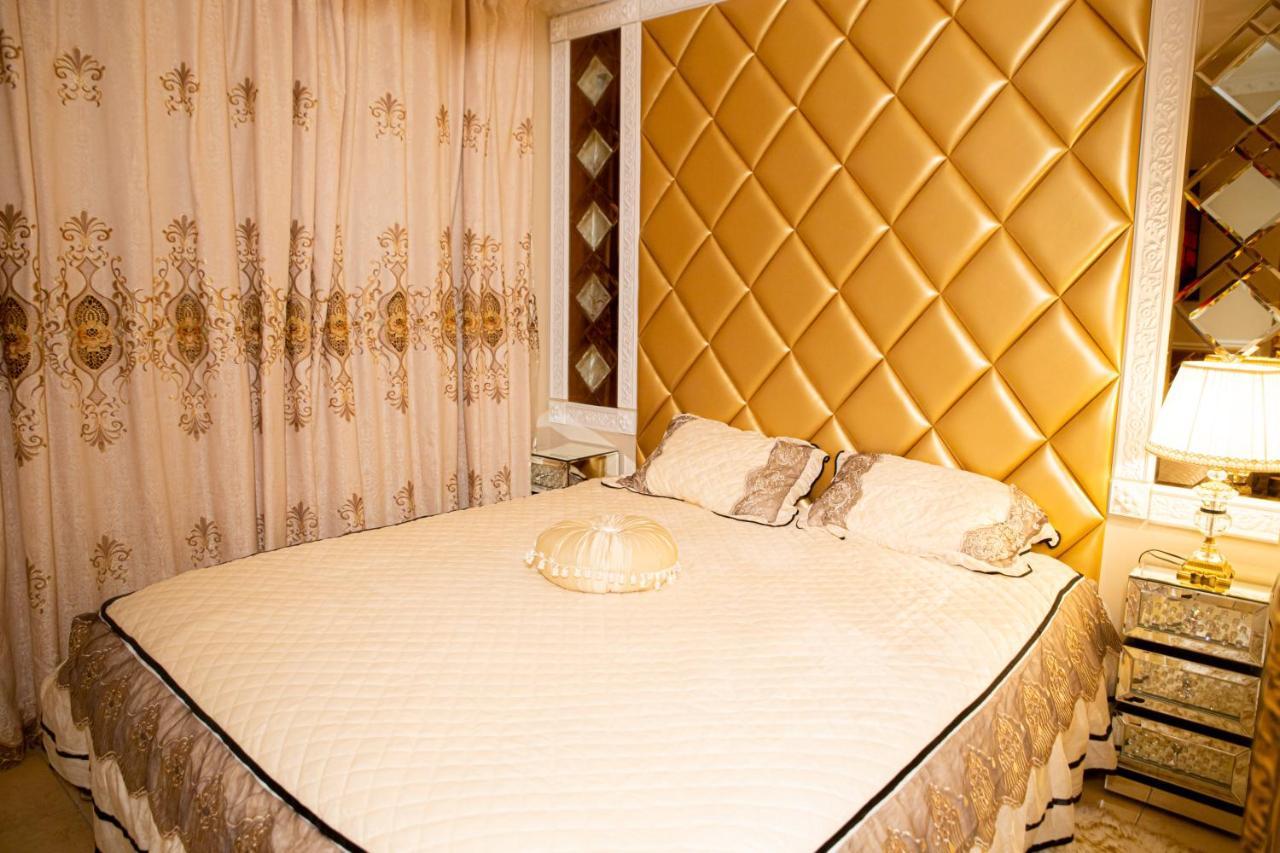 Le Petit Versailles Vernon  Εξωτερικό φωτογραφία